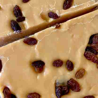 Slab Artisan Fudge - Unwrapped Vegan Rum & Raisin